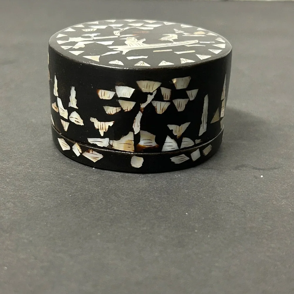 Unbranded Trinket Box Black Good Mother of Pearl Inlay Lacquer Round